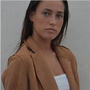 Universitaria en ciencias de la actividad física y del deporte. 
Profesora de repaso de primaria